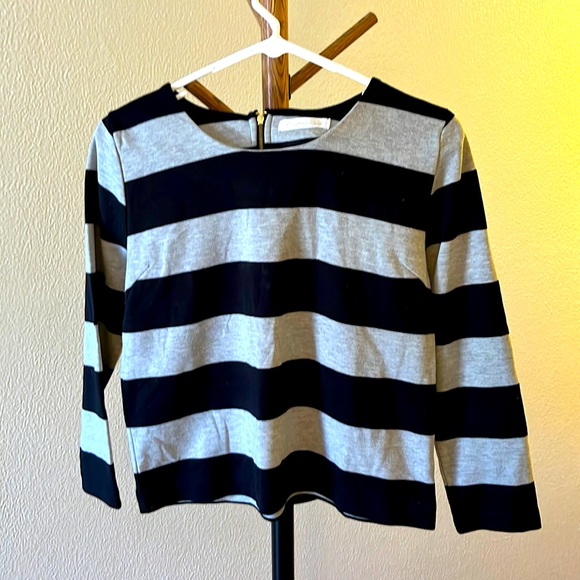 COPY - Woman’s Stripe Shirt black and Gray Size Small - Picture 2 of 10